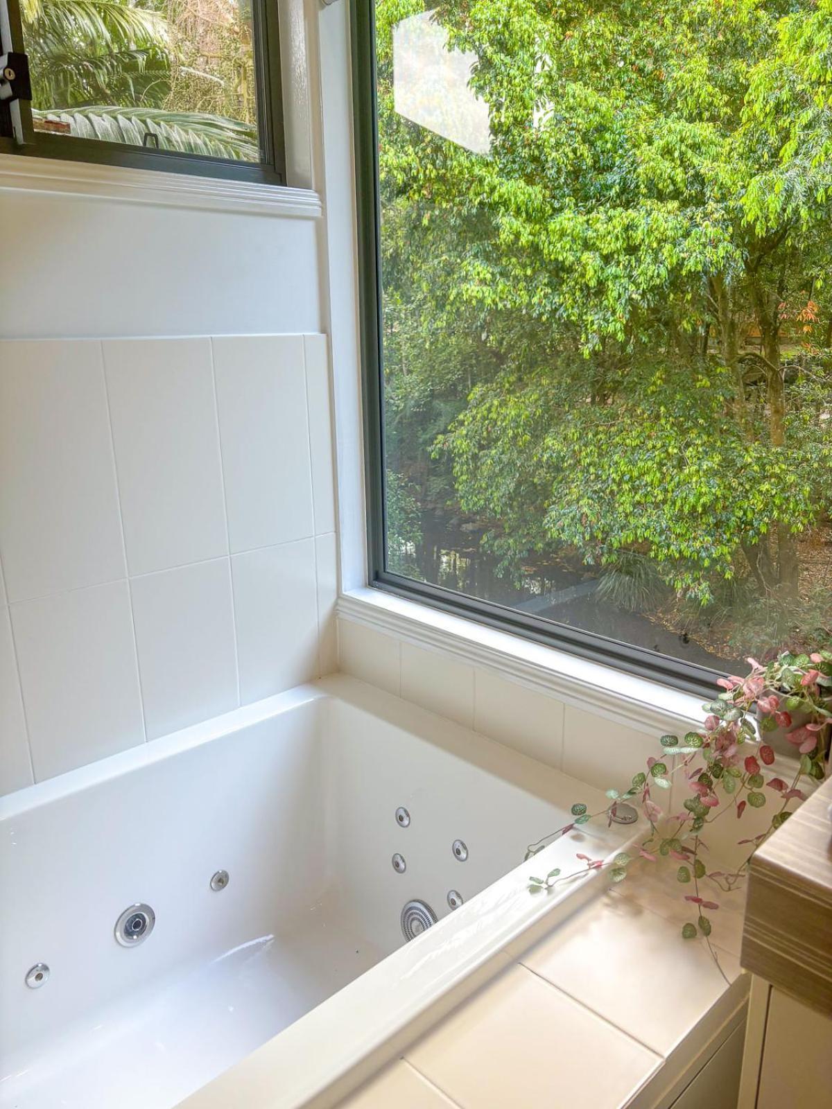 Tranquil Getaways On Obi Maleny Hotel Bilik gambar